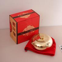 Pure Copper Heat Retention Bottle: Thickened Hand Warmer, Copper Kettle, Hot Water Bag for Health and Comfort. brown