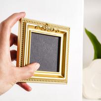 2 Piece Small Golden Hanging Photo Frame Antique Resin Craft Ornament For Pictures And Photos Display Wall Art Decors