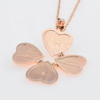 Vintage Folding Multi-Layer Heart Family Locket Necklace Personalised Photo Four-Leaf Clover Pendant Fashion Jewelry beige