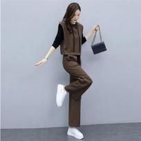 Chic Women's Three-Piece Suit: Stylish, Age-Reducing, Slimming Wide-Leg Pants for Spring/Autumn. Medium kava