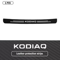 Automobilio galinės bagažinės slenkstuko buferio apsauginė lipduko juosta Skoda Kodiaq NS7 logotipui Anglies pluošto odos Anti Scratch lipdukas bzsd98 black