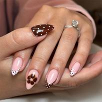 24PCS Black Polka Dots Simple Almond Press on Nails with Glue 3D Flowers Autumn Winter French Fake Nails Spice Girls Sweet Nails brown