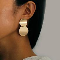 Exaggerated metal ginkgo biloba stud earrings, trendy girl sweet cool wind shell pattern earrings black