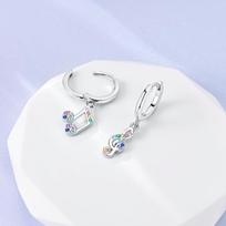 Geometrinės natos kalnų krištolo kutų ausies auskarai - universalūs ir stilingi papuošalai Music Symbol Earrings [Gold] white