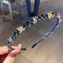 Elegantiška gėlių ir kalnų krištolo galvos juosta moterims Derva pagamintas mėlyno kristalo gėlės dizainas Puikiai tinka kasdieniam dėvėjimui ir ypatingoms progoms mėlyna