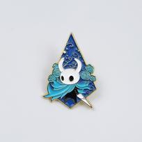 Hollow Knight & Sky Children Cartoon Metal Brooch - Fashionable Character Bag Accessory blue