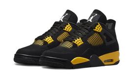 Air Jordan 4 Retro Thunder (2023) 48.5 EU juoda