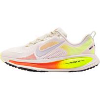 Nike Vomero 18 Bėgimo bateliai Unisex HQ2157-003 36 balta