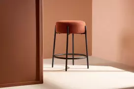 Venture Design Baro kėdė, Tucson, juodos kojos / Roasty Boucle, raudona