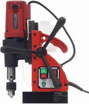 Gręžtuvai, suktuvai, perforatoriai // Perforatoriai / atkalimo plaktukai // \nWIERTARKA MAGNETYCZNA 2150 W / 1700N / 13 mm KD1381\n