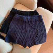 Korean Style Sweet Spicy Cable Knit Wide-Leg Elastic Waist Shorts for Women - Slimming & Casual, Early Autumn 2025. S karališkos mėlynos spalvos
