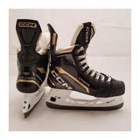 Demo CCM Tacks AS-V Pro Intermediate ledo ritulio pačiūžos su ašmenimis