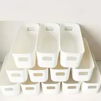 Plastikinė dėžutė, daiktų laikymui su rankenėlėmis, 1 vnt.