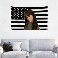 1 vnt. JENNA ORTEGA Amerikos vėliavos Baneris Gobelenas Dekoracija Garažo vėliava Kirpyklos Reklama Dekoracija Namų baldai 100X70CM black