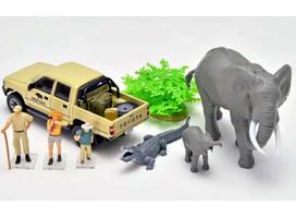 PRE-ORD3R Tomica Limited Vintage Modeliukas 1/64 Diocolle 64 #Car Snap 29a Safari 2 with Toyota Hilux 4WD Pickup Double Cab, various