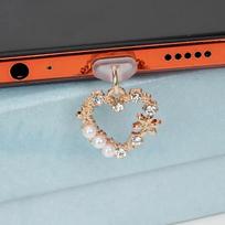 1 vnt. širdelės pakabukas, dulkių kamštelis mobiliajam telefonui, puiki dovana Helovinui, Kalėdoms, jubiliejui, Naujiesiems metams, Valentino dienai, gimtadieniui ir kt. For iPhone5-14 red