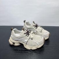 Shoes women's thick soles are not tired of feet, new versatile, comfortable and small sports and leisure shoes 35
