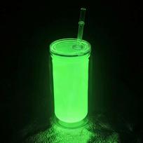 Dvigubos sienelės, tamsiai šviečiantis puodelis su šiaudeliu, fluorescencinė naktį šviečianti puodelis, skaidrus plastikinis puodelis, kelioninis žalia