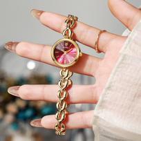 Round Ordinary Pointer Quartz Casual Bracelet Watch Ladies Premium Versatile Bracelet Watch žalia