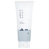 Round Lab 1025 Dokdo Cleanser Deep Cleansing & Moisture Balance Foam 200ml white