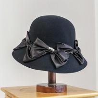 Aukštos kokybės japoniškos vilnos perlinis kaspinas Žvejo kepurė Subtilus elegantiškas temperamentas Hepburn stiliaus vilnonė kepurė madinga veltinė kepurė juoda