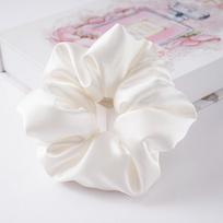 Šilkinė dvipusė šilkmedžio plaukų gumytė - Prancūziško stiliaus XL scrunchie white