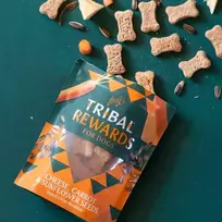 Sausainiai šunims su sūriu, morkomis ir saulėgrąžomis – Cheese, Carrot & Sunflower Seeds, 125 g – Tribal Rewards