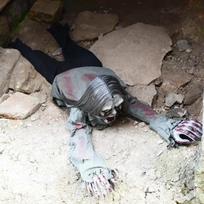 Scream Crawling ghost Decor with LED Glowing Eyes Voice-activated Prank Props Porch Courtyard Halloween haunted House Ornaments gray