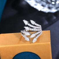 Light Luxury Full Diamond Creative Leaf Open Ring Colorful Treasure Emerald Micro Inlaid Zircon Temperament Ring Ring Ring žalia