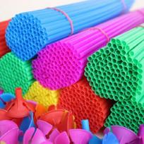 100 vnt. Balionų stiebai Balionų priedai Šventės vietos dekoravimo priedai Šventinės dekoracijos Sutvirtinti balionų atraminiai stiebai 40cm 100pcs juoda