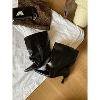 Spice Girl niche big tube circumference short tube pointed pile boots women's thin heel pleated wide tube knight boots 35 juoda