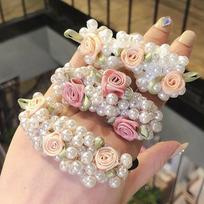 Pearls karoliukais plaukams traškučiai surišti į uodegą plaukų kaklaraištis Sweet Pearl elastinės plaukų juostos black