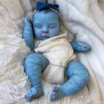 50 cm Reborn kūdikis - Realistiški veido bruožai, Avatar odos tekstūra, Užmerktos akys, Medžiaginis kūnas 50cm mėlyna