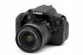 Veidrodinis fotoaparatas Canon EOS 700D su objektyvu