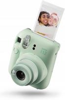Momentinis fotoaparatas Instax Mini 12 žalias su asmenukių funkcija ir automatinio fokusavimo sistema