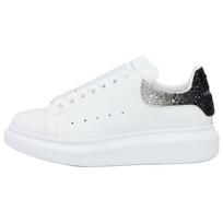 Alexander McQueen Oversized sportbačiai Karvės oda Žemi Laisvalaikio batai Moteriški Balti 666407WIAIF9087 34.5 balta
