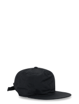 Lyle & Scott - Crinkle Nylon Cap - Kepurė - Juoda