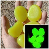 10Pcs 4.5cm Luminous Pebbles Garden Decoration Fish Tank Courtyard Decoration Big Stone Glow in Dark Luminous Stone geltona