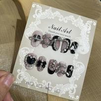 Sweet Cool Handmade Short Round Press On Nails With Metal Bow Butterfly Pearl Chain Diamond Sparkle Powder Fake Nails XS-14-10-11-10-8 white