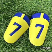 1Pair Mini Football Shin Pad Leg Protector Wear-Resistant Shock Absorbing Leg Protector Soccer Training Shank Board 8×5CM geltona