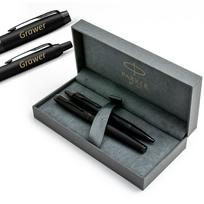 Parker IM Achromatic Black rinkinys - plunksnakotis ir tušinukas su graviravimu elegantiškoje dėžutėje