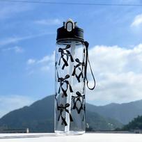Didelės talpos 800 ml vandens buteliukas PC gėlių rašto su lanku ir šiaudeliu puodelis su rankena Nešiojamas vandens puodelis Lauko sportui 800ML white