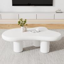 Netaisyklingos formos kavos staliukas „Debesis“, 97 cm ilgio, 67 cm pločio, 32 cm aukščio, MDF su veltiniais padėkliukais, lakuotas paviršius, kūrybiškas kavos staliukas balta