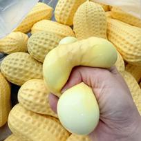 Žemės riešuto formos spaudomas kamuoliukas, traškus minkštas minkštas Fidget žaislas, ASMR sensorinis streso mažinimo žaislas vaikams ir suaugusiems beige