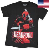 Deadpool Mens  - Posed Wielding 2 Swords Over Name Unisex T-Shirt L black