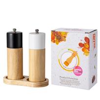 Manual Wood Grinder Adjustable Coarseness Ceramic Peppers Mill Salt Grinding Seasoning Bottle with Nonslip Base juoda/balta