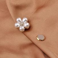 New Fashion Bee Magnet Brooch Pearl Rhinestone Flower Safe Hijab No Hole Pins Shirt Scarf Buckle Brooches for Women Accessories brown