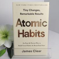 Atomic Habits: An Easy & Proven Way to Build Good Habits & Break Bad Ones (English Edition) white