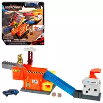 MATCHBOX MOVIE Smalley’s automobilių traiškymo garažas su trasa (JMG56)