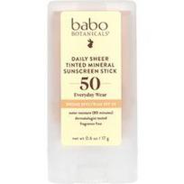 Babo Botanicals, Kasdienis skaidrus tonuotas mineralinis apsauginis kremas nuo saulės, SPF 50, be kvapiklių, 17 g